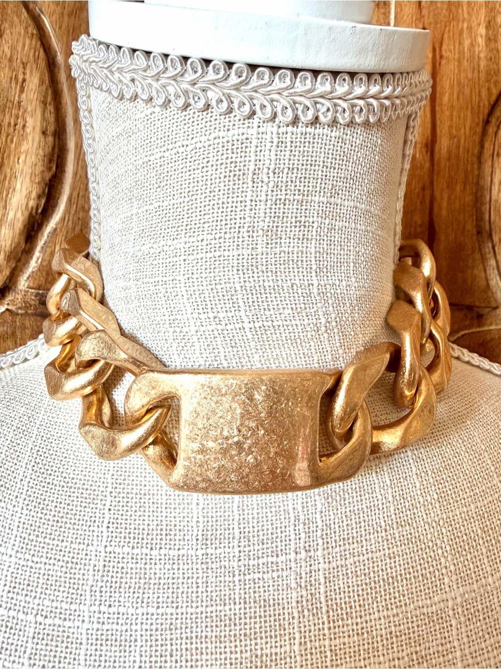 Zara gold tone chunky necklace.